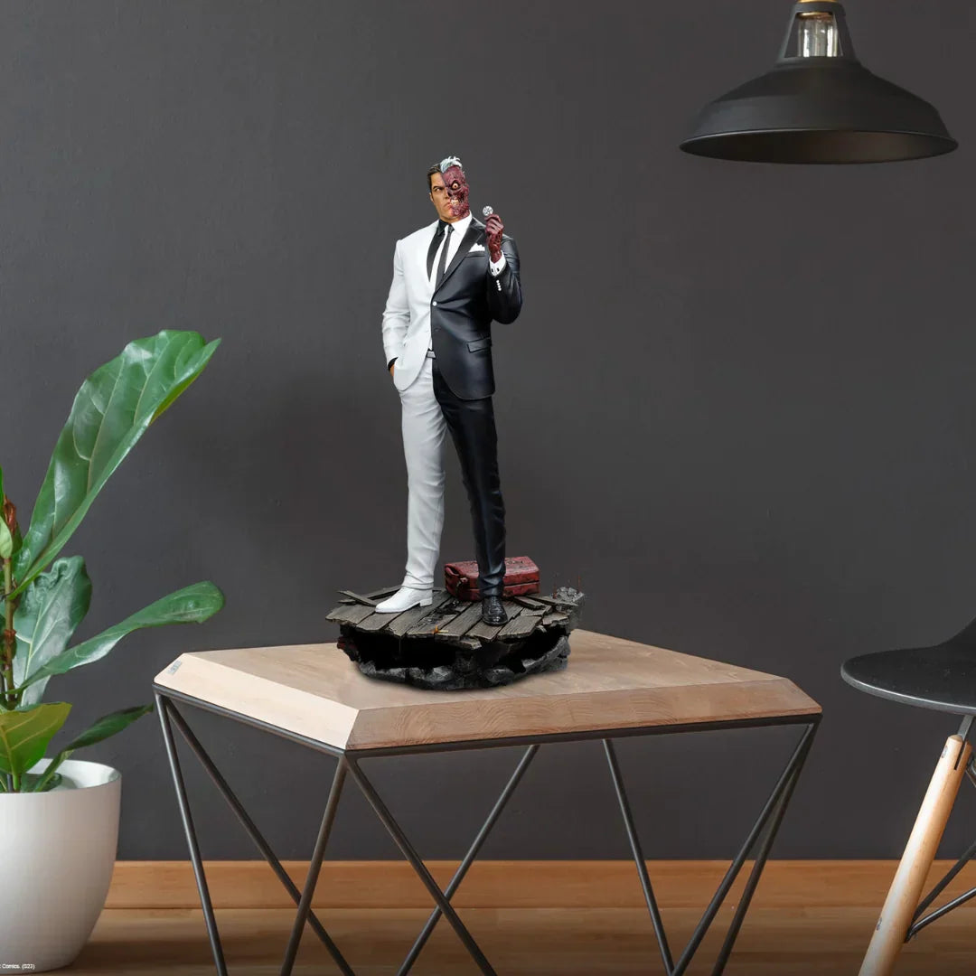 TWO-FACE Collector Sixth Scale Statue von Tweeterhead