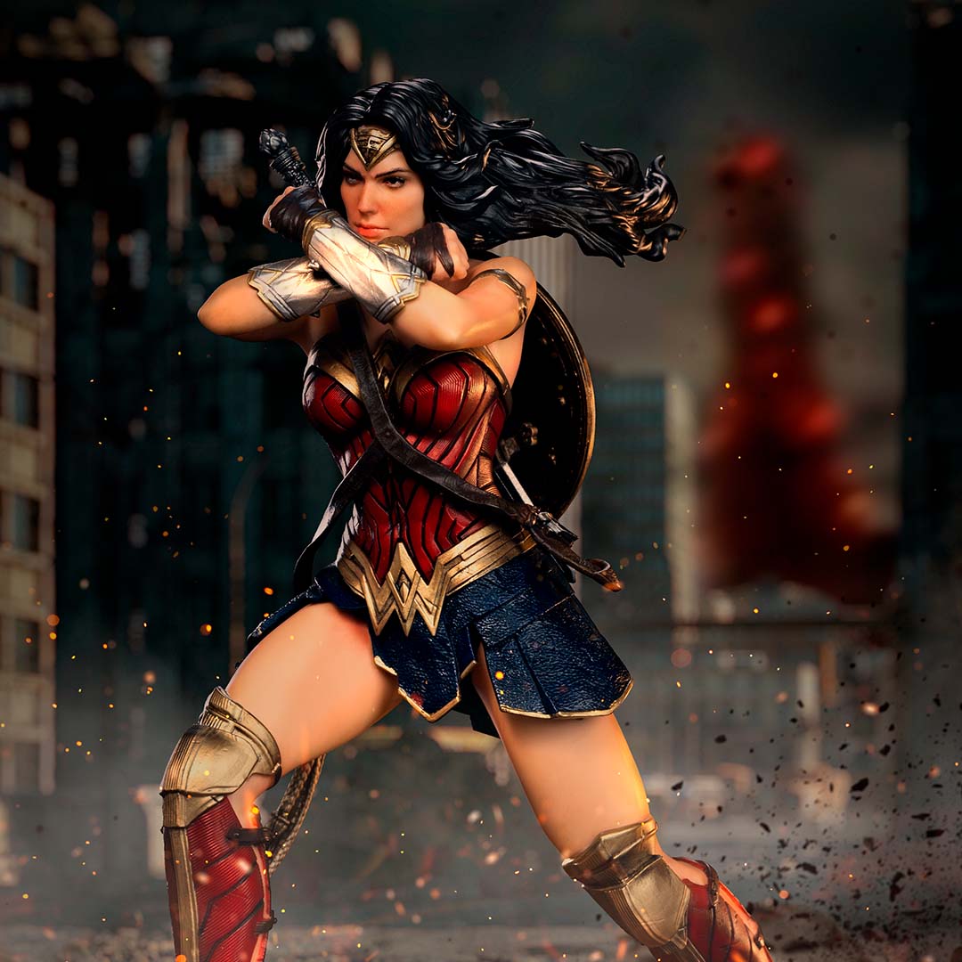 WUNDERFRAU 1/10 KUNSTSKALA VON IRON STUDIOS