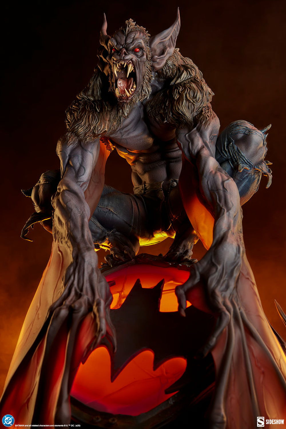 Man-Bat Premium Format Figur von Sideshow Collectibles