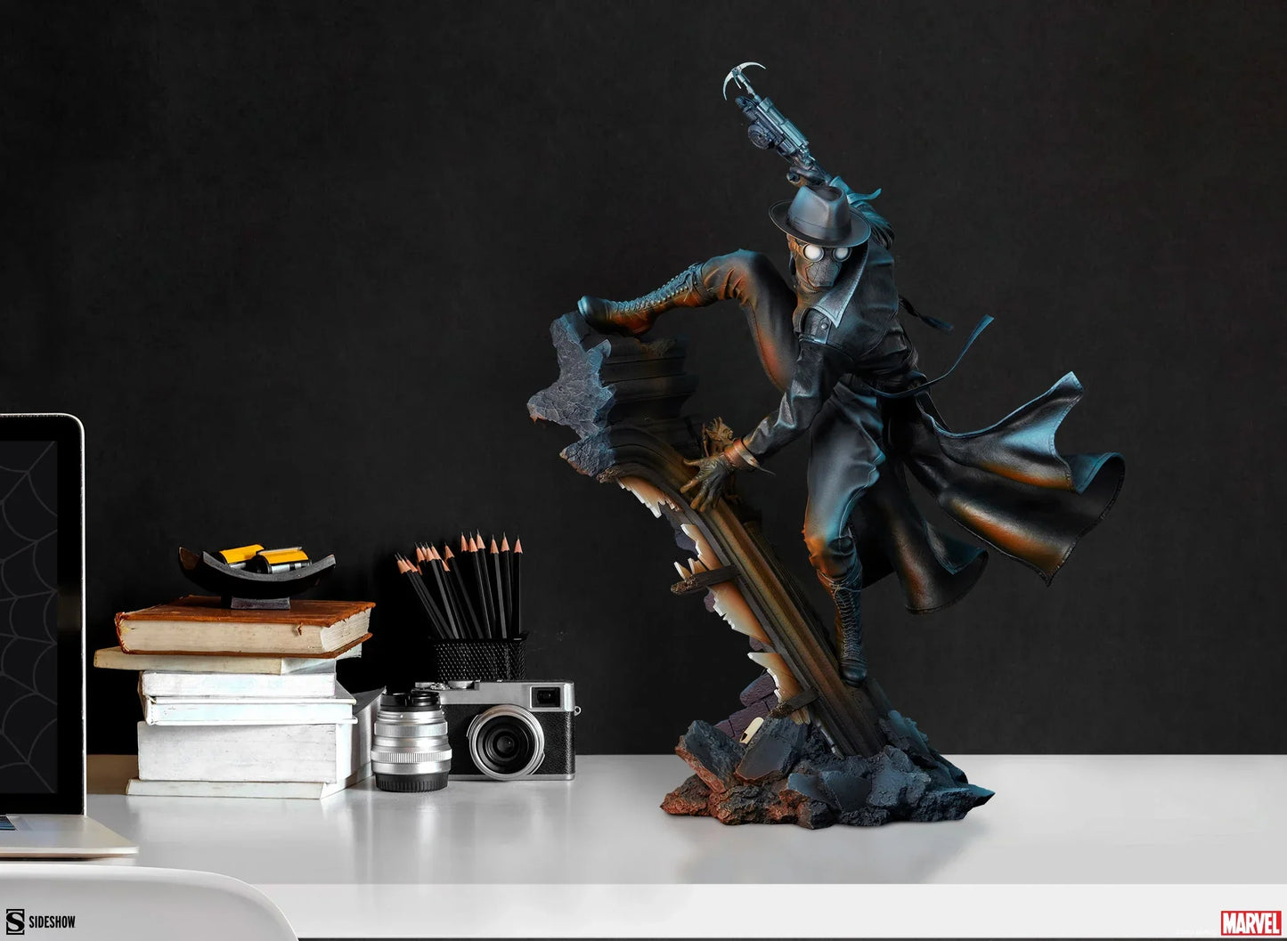 SPIDER-MAN: NOIR Premium Format Figur von Sideshow Collectibles