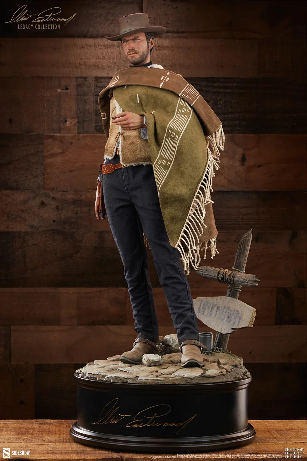 DER MANN OHNE NAMEN Premium Format Figur von Sideshow Collectibles