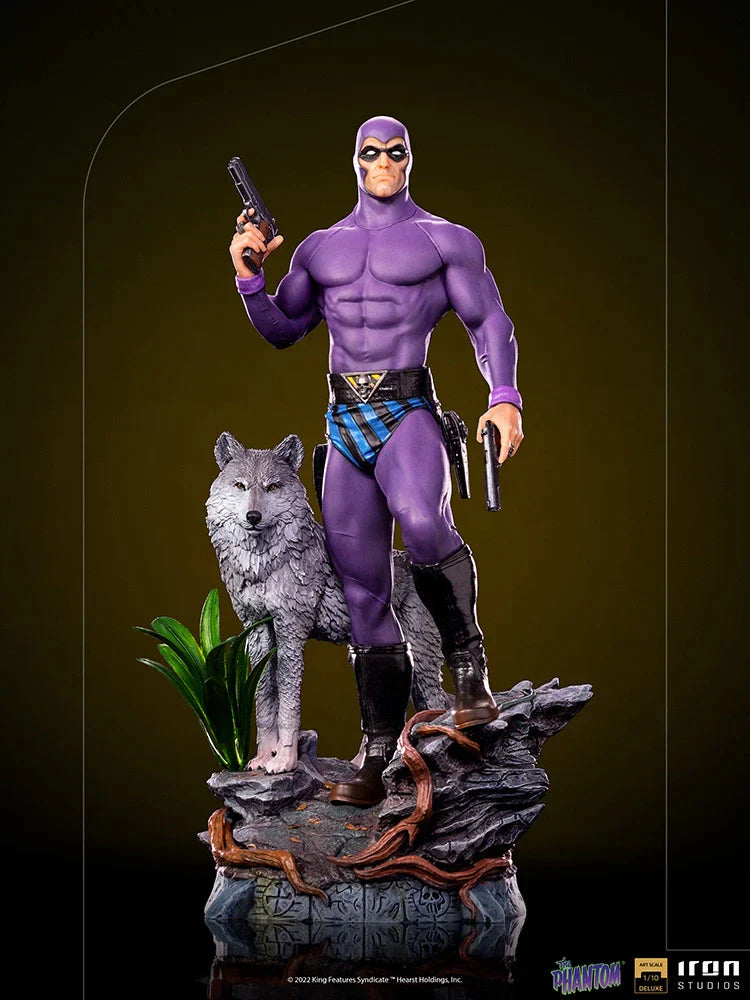 Phantom von Iron Studio