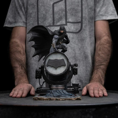Batman auf Batsignal Deluxe Zack Snyders Justice League Deluxe Art Scale 1/10