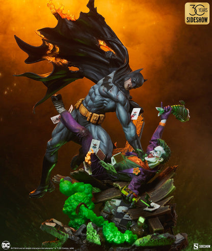 BATMAN VS THE JOKER: EWIGE FEINDE Premium Format™ Figur von Sideshow Collectibles