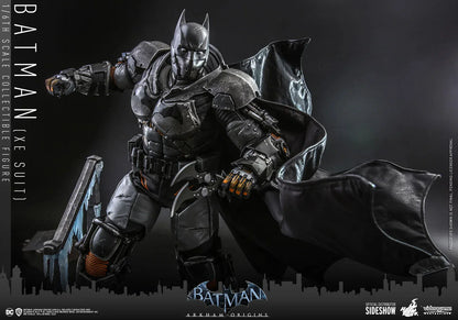 BATMAN (XE ANZUG) Sixth Scale Figur von Hot Toys