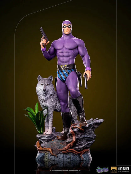 Phantom von Iron Studio